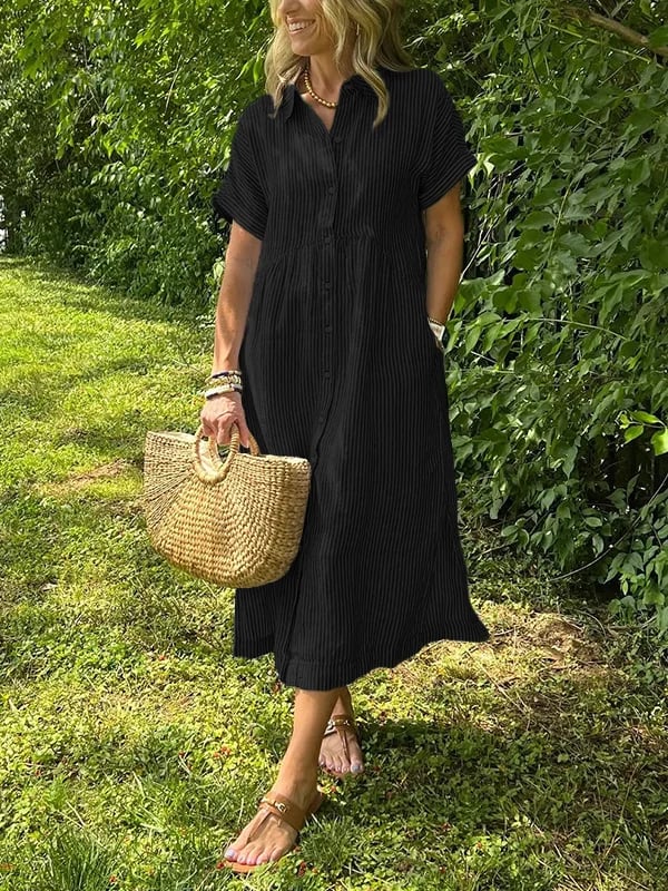 Bodentiefes Damen Sommer Maxikleid, Blusenkragen und kurze Ärmel; stilvolles Freizeitkleid für warme Monate.