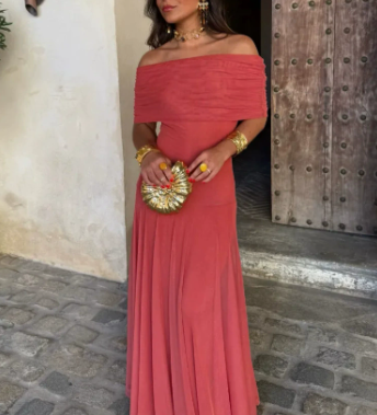 Langes Damen Maxikleid, elegant und bequem, mit verstellbaren Trägern und Off-Shoulder-Details.
