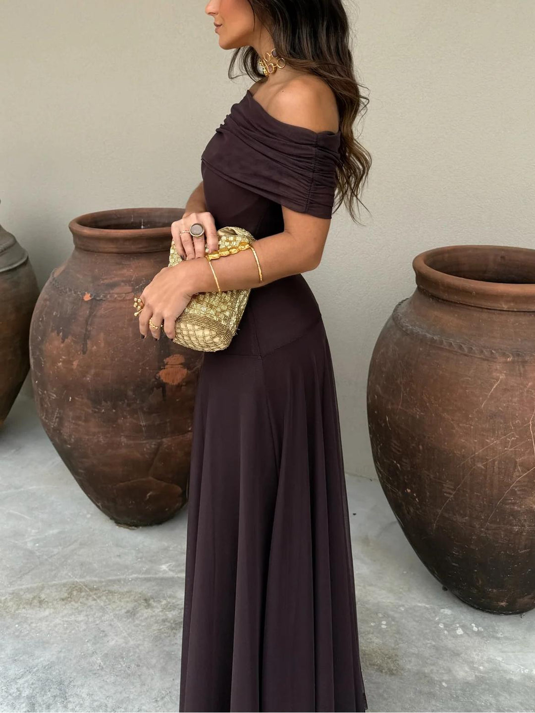 Schickes langes Trägerkleid für Damen, im Off-Shoulder-Stil, ein Must-Have für den Sommerurlaub.