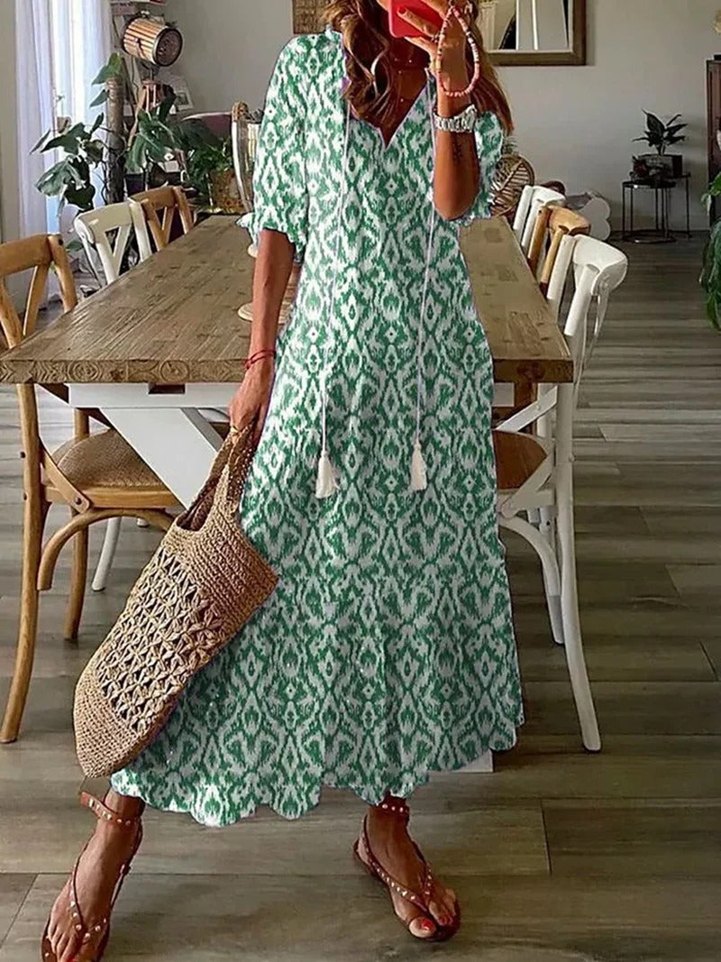 Elegantes festliches Damenkleid, klassisch und schmeichelhaft für besondere Anlässe.