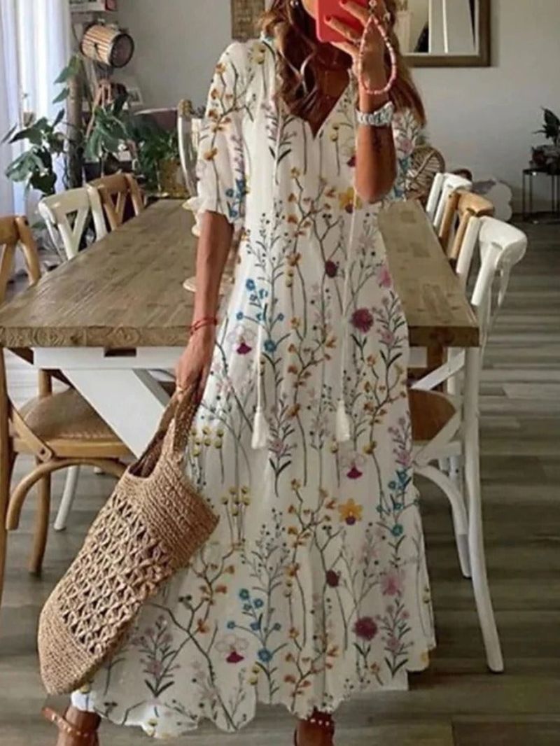 Minimalistisches elegantes Damenkleid für Festtage, vielseitig kombinierbar, zeitlose Festmode.