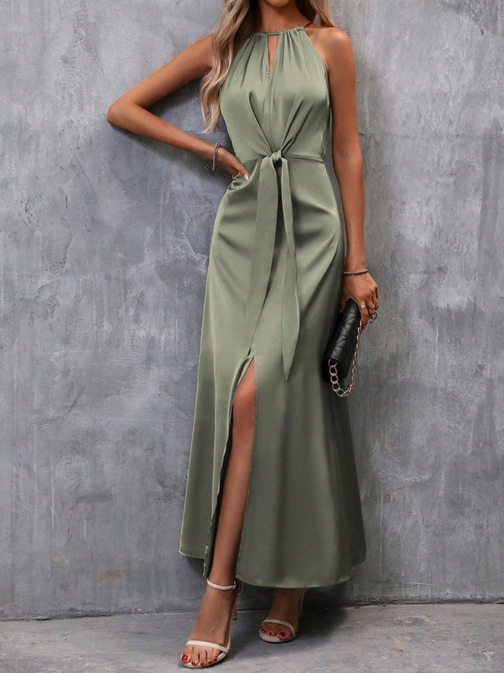 Wunderschönes grünes Damen Maxikleid, fließend und elegant, perfekt als Hochzeitsgastkleid oder für Sommerpartys.