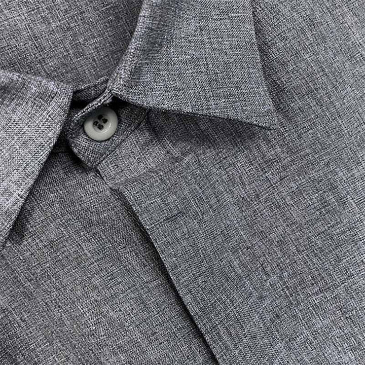 Elegantes Freizeithemd für Herren, kurzärmelig, mit Knopfleiste, perfekt für den Sommer.
