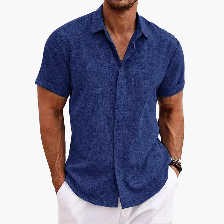 Business Casual Herren-Sommerhemd, kurzärmelig, bietet eleganten Tragekomfort.