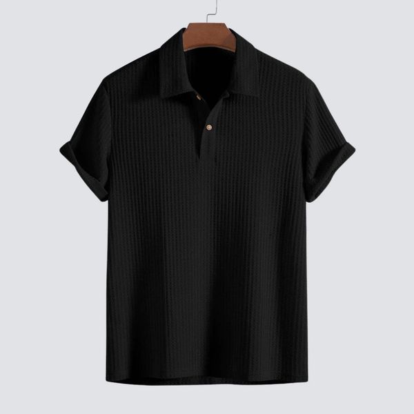 Herren Poloshirt in Grün, Beige & Schwarz. Komfortables, kurzärmliges Design für Frühling & Sommer. Elegant & modern.