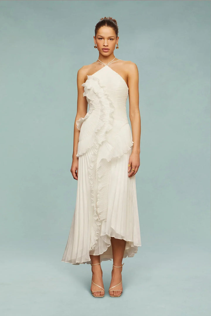 Luftiges lila-weißes Halterneck Sommerkleid für Damen, elegantes Plissee-Maxikleid, perfekt für den Strand.