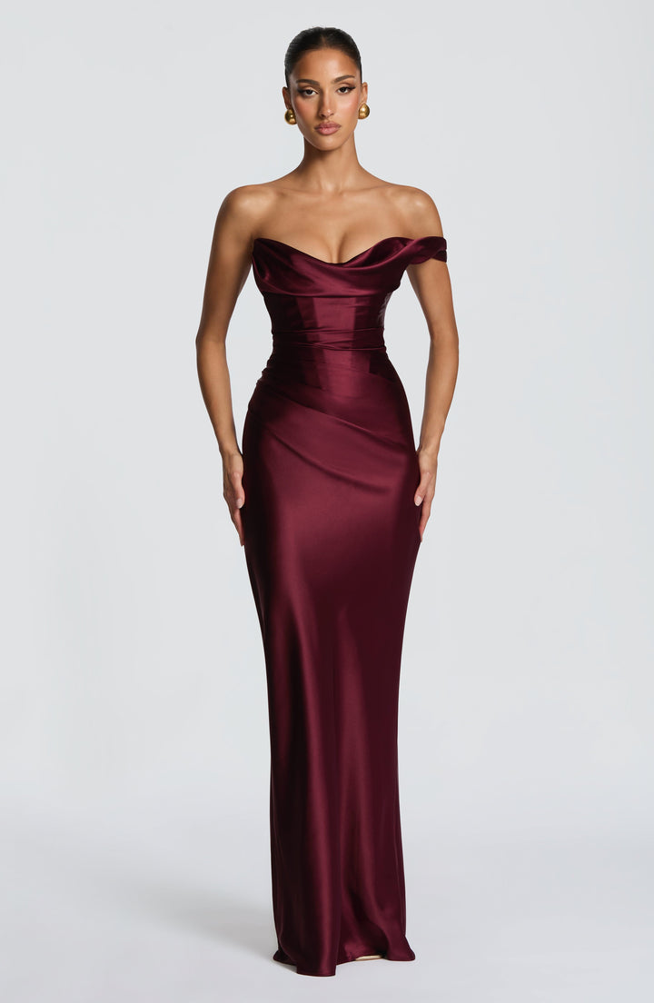 Glamouröses One Shoulder Maxikleid für Frauen, ideal als Partykleid oder für den Abschlussball.