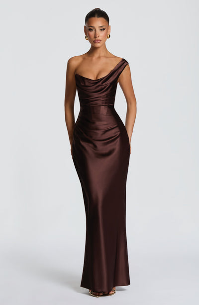 Klassisches One Shoulder Maxikleid, elegantes Damen Abendkleid für zeitlose Schönheit.