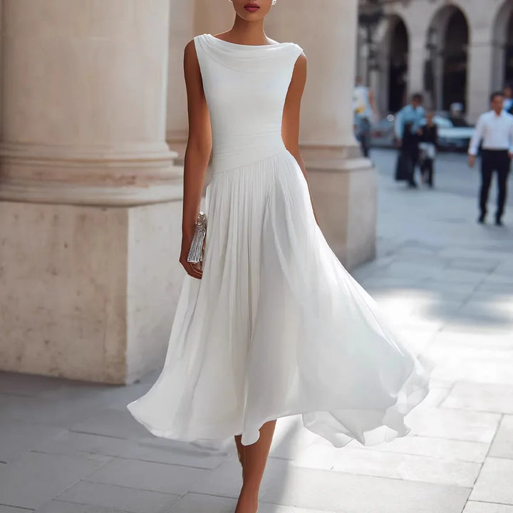Rotes festliches Damen Midikleid, plissiert. Ärmelloses Sommerkleid mit U-Boot-Ausschnitt, elegant für Hochzeitsgäste & Partys.