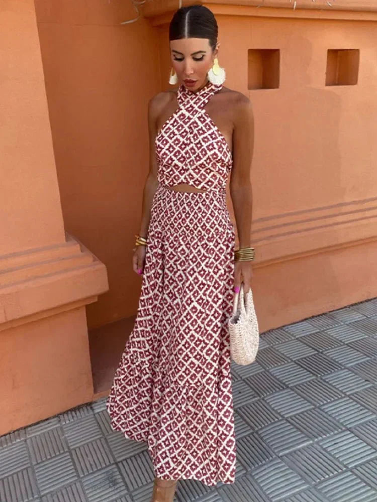 Elegantes rotes Damen Neckholder Maxi Sommerkleid, perfekt als Hochzeitsgastkleid oder festliches Abendkleid.