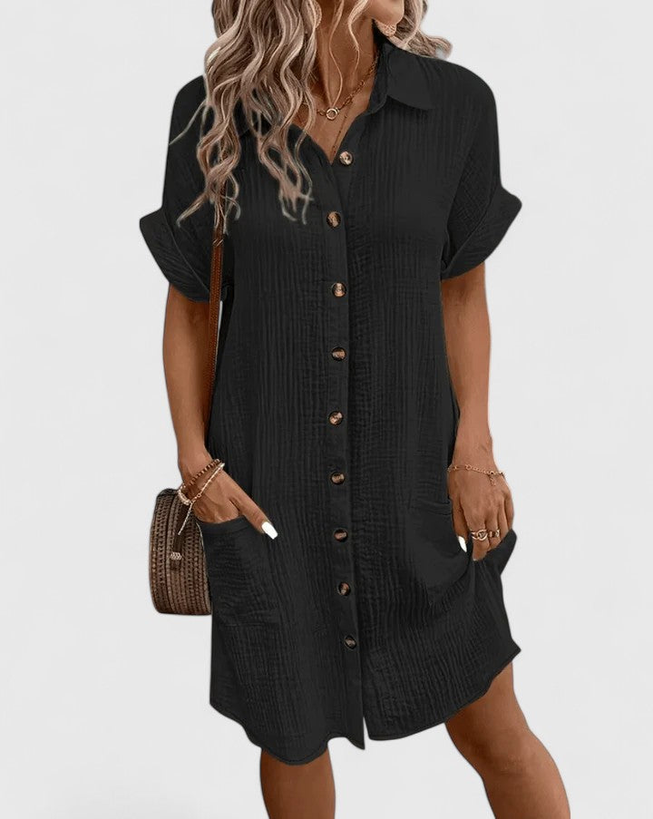 Weicher, atmungsaktiver Stoff des Damen Sommer Midi-Kleides. Ideal für warme Frühlingstage.