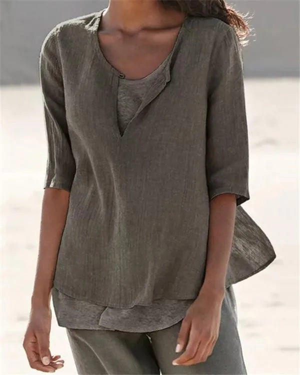 Elegante Damen Bluse mit V-Ausschnitt & lockerer Passform. Ideal als Sommerbluse für Alltag & Urlaub in Grün.