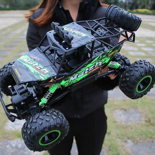 Leistungsstarker RC Monster Truck, Modellfahrzeug mit Allradantrieb, robust und perfekt für Offroad-Fahrten.