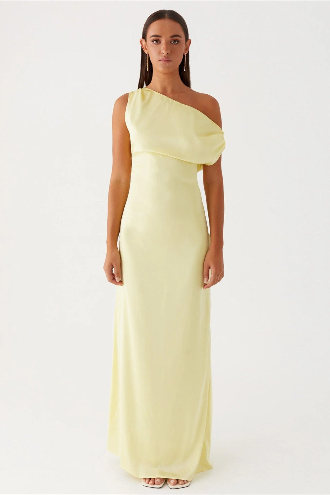 Asymmetrisches, elegantes Damen Maxikleid mit wunderschöner Drapierung, perfekt als Abendkleid.