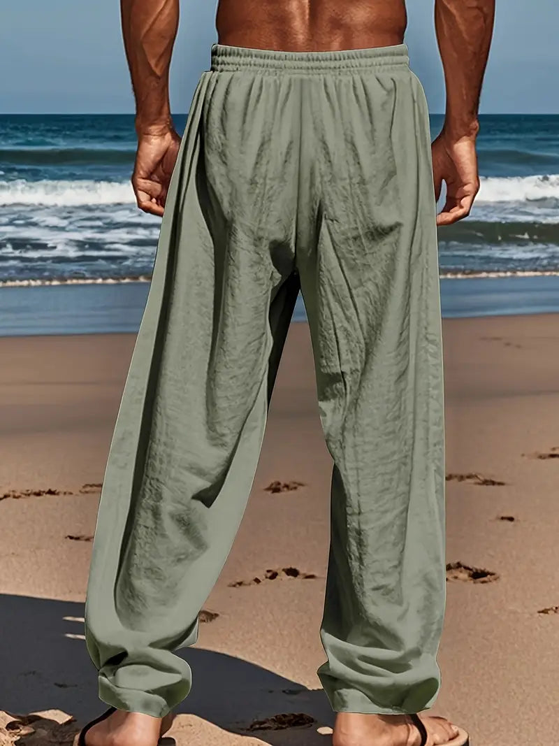 Stilvolle Herren Strandhose in Weiß, leicht & vielseitig. Perfekt für Urlaub.