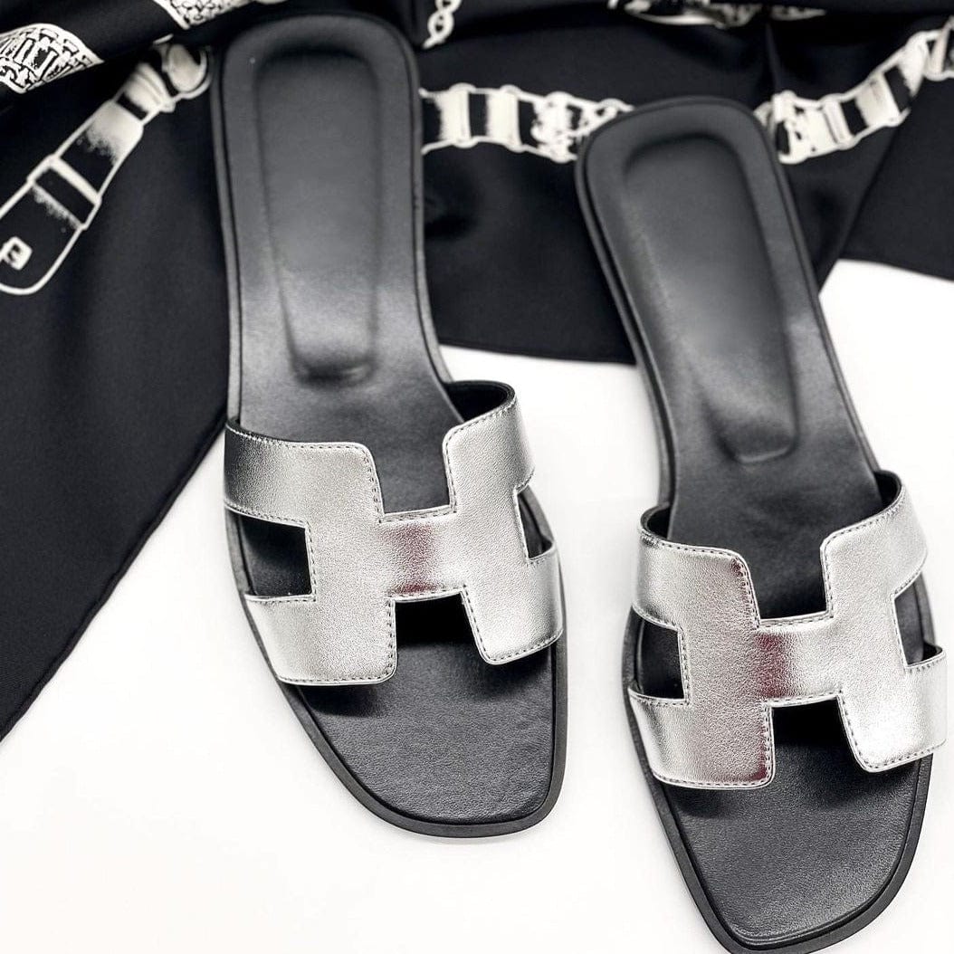 Elegante Damen Hausschuhe für Zuhause, luxuriöse Slipper für Komfort & Stil. Bequeme Sommer Sandalen.