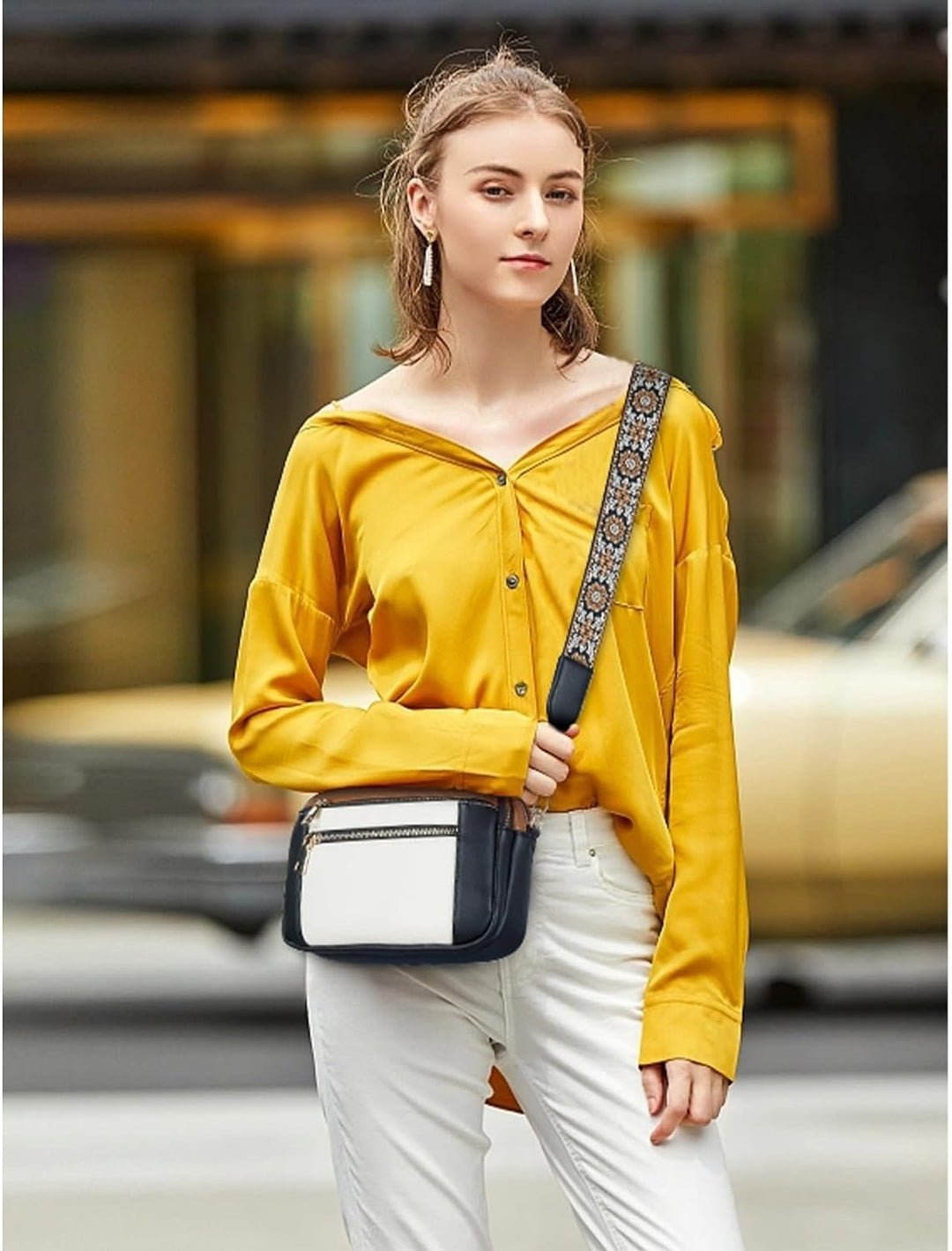 Hochwertige Damen-Lederschultertasche mit Liebe zum Detail. Strapazierfähige Alltagstasche und elegantes Modeaccessoire.