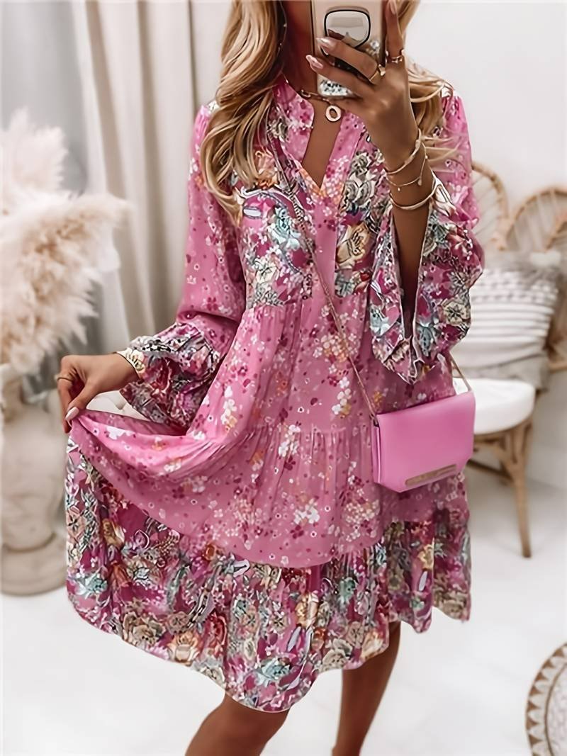 Damen Boho Midikleid geblümt mit V-Ausschnitt, Langarm und Stufendesign für Frühling & Sommer. Feminin & elegant.