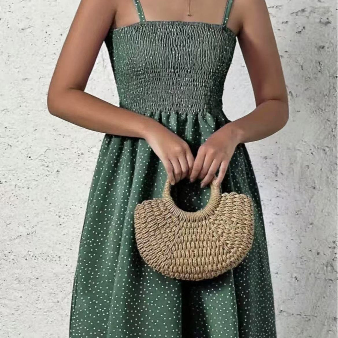 Komfortables, elegantes Damen Midikleid, gepunktet & rückenfrei, für stilvolle Sommeroutfits.