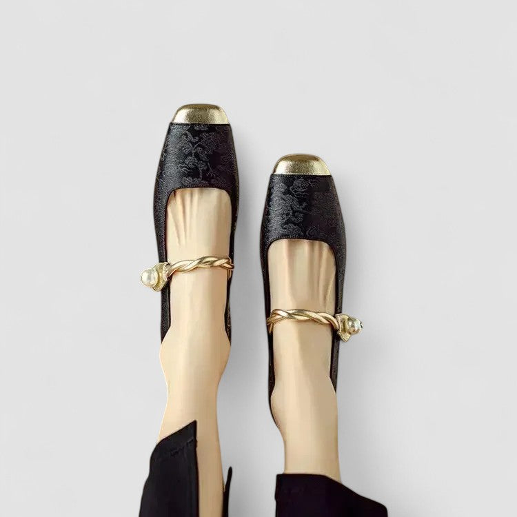 Ergonomische Sohle der orthopädischen Mary Jane Damenschuhe bietet Komfort und Halt den ganzen Tag.