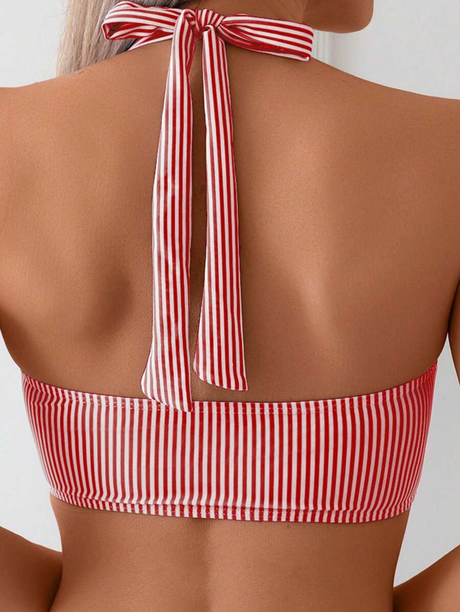 Sommerlicher Damen Bikini, gestreift, rosa-blau, Bandeau & High Waist für den Urlaub.