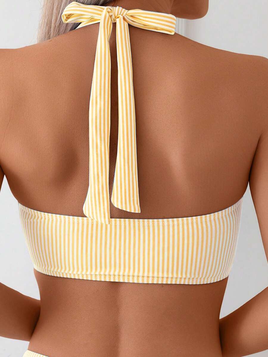 Modischer Damen Bikini gestreift, High Waist & Bandeau Top in Pink für trendige Bademode.