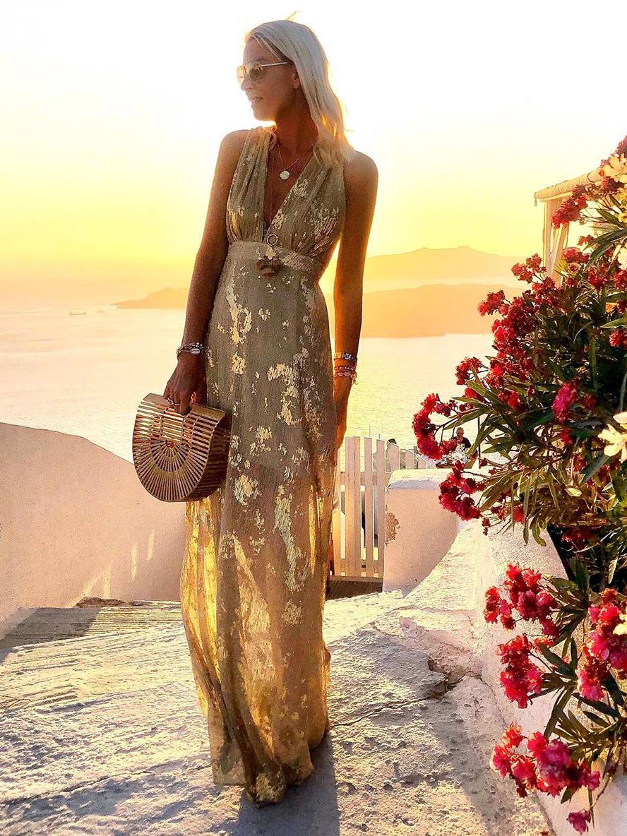 Festliches Damenkleid, ideal als Hochzeitsgast oder für Abendveranstaltungen. Glänzend und edel.