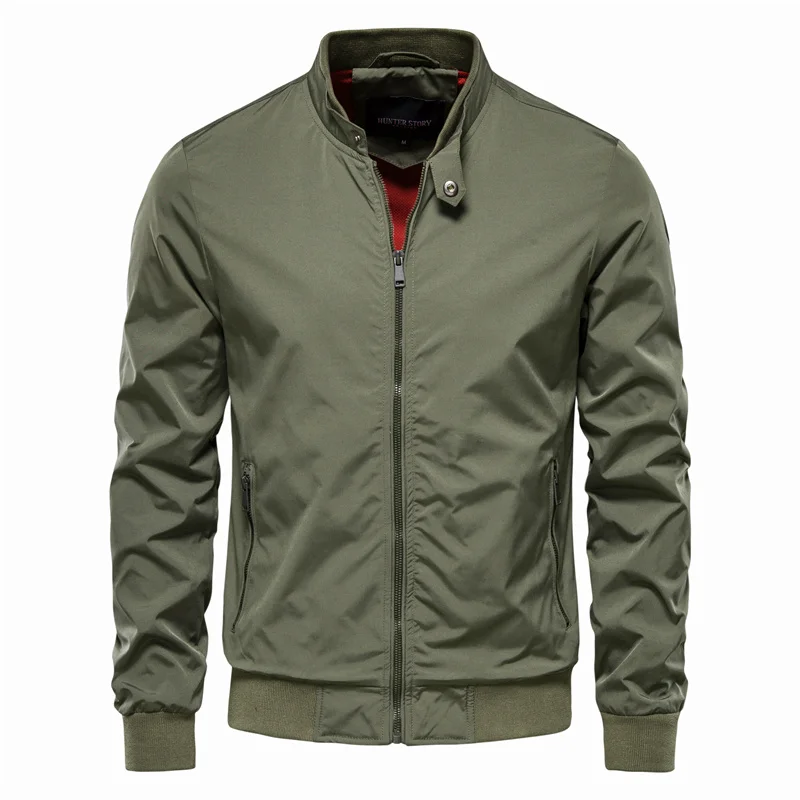 Sportliche Herren Freizeitjacke, wasserabweisend & alltagstauglich. Perfekte Übergangsjacke für Herrenmode.
