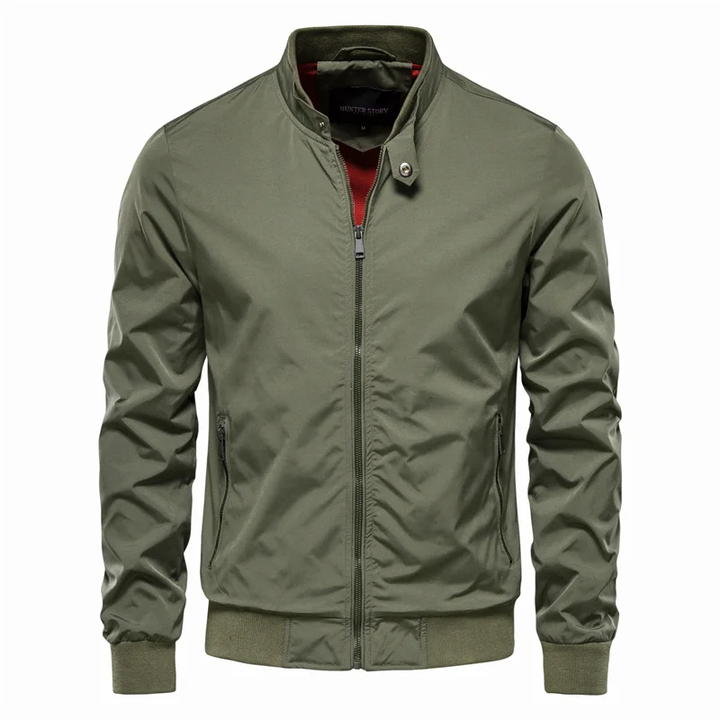 Sportliche Herren Freizeitjacke, wasserabweisend & alltagstauglich. Perfekte Übergangsjacke für Herrenmode.