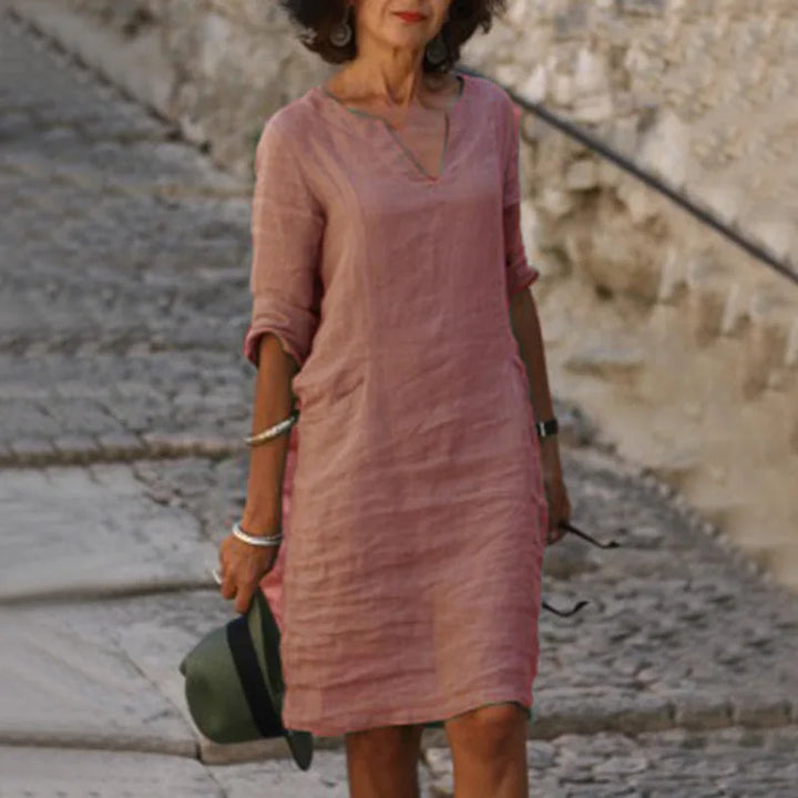 Leichtes, hellblaues Damen Sommerkleid, Midi-Länge, V-Ausschnitt, Dreiviertelarm – perfekt für warme Tage.