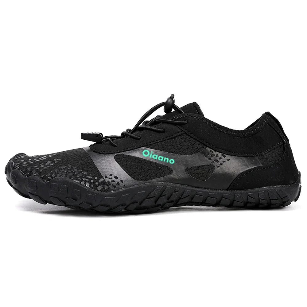 Flexible Herren Wasserschuhe für Outdoor-Aktivitäten. Schnelltrocknend und rutschfest für Schwimmen & Strand.