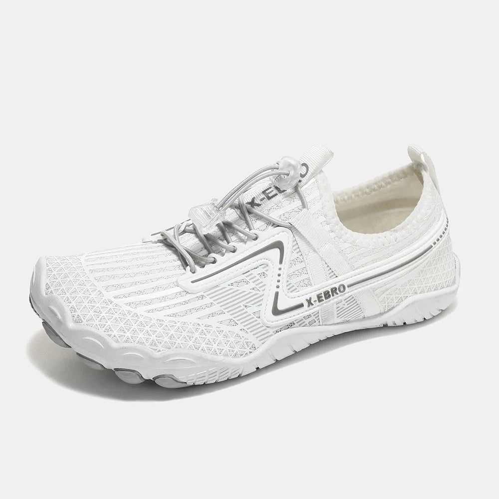Rutschfeste Herren Outdoor Schuhe, schnelltrocknend. Optimaler Schutz & Komfort für Wassersport & Wanderungen.