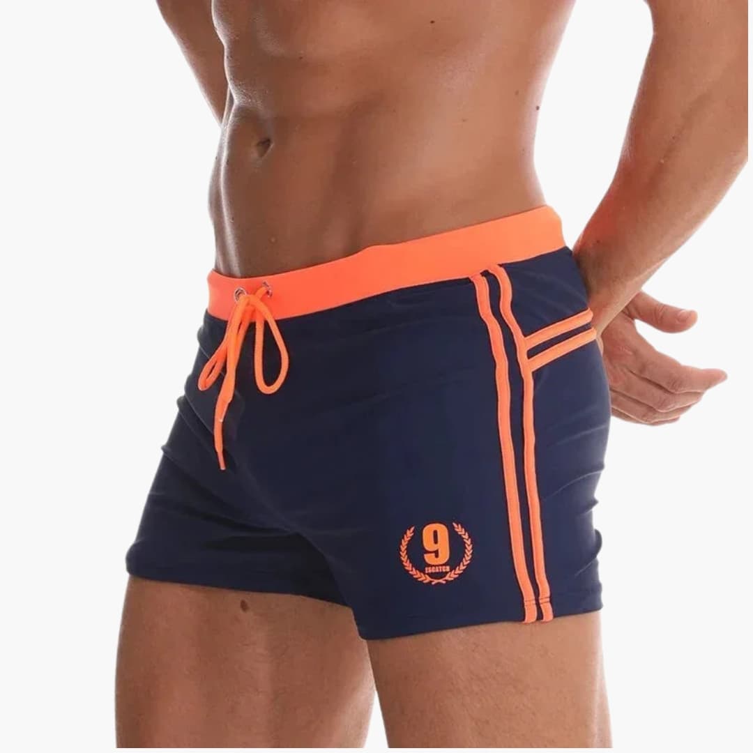 Herren Badehose kurz mit elastischem Bund, ideal für Pool & Strand. Bequeme Badeshorts für Sport & Freizeit im Sommer.