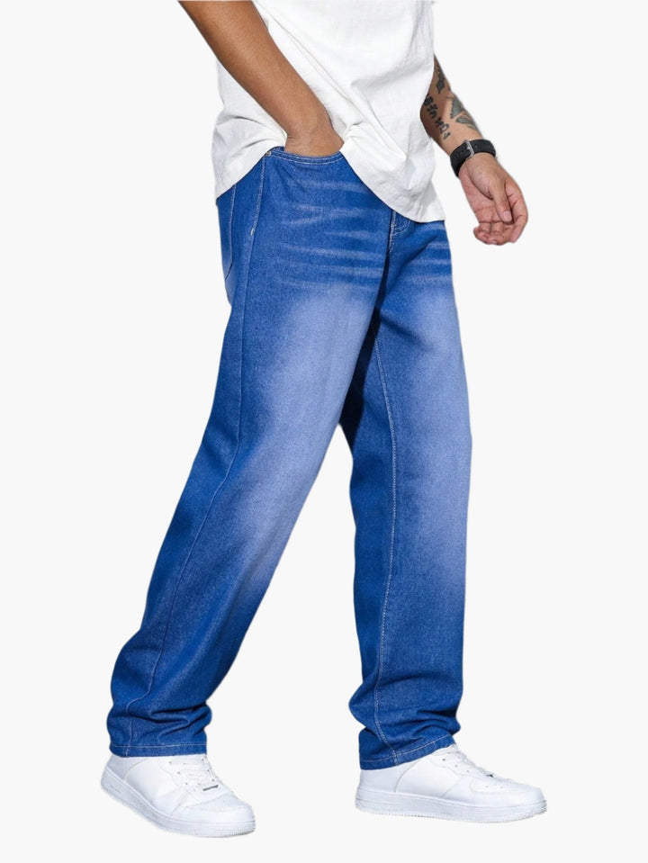 Modische Herrenjeans im lässigen Baggy-Schnitt, Urban-Style für maximalen Komfort.