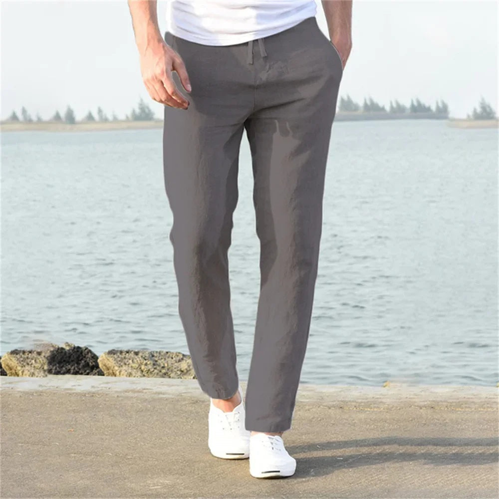 Leichte Herren Hose, gerade geschnitten, optimal für Frühling, Sommer & Herbst. Komfortabler Alltagsbegleiter.
