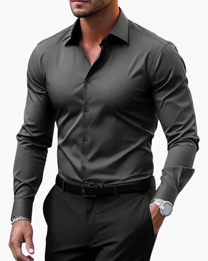 Detailansicht: Elegantes Herren Business Hemd. Klassisches Langarmhemd mit Modern Fit für Komfort im Büro & Freizeit.