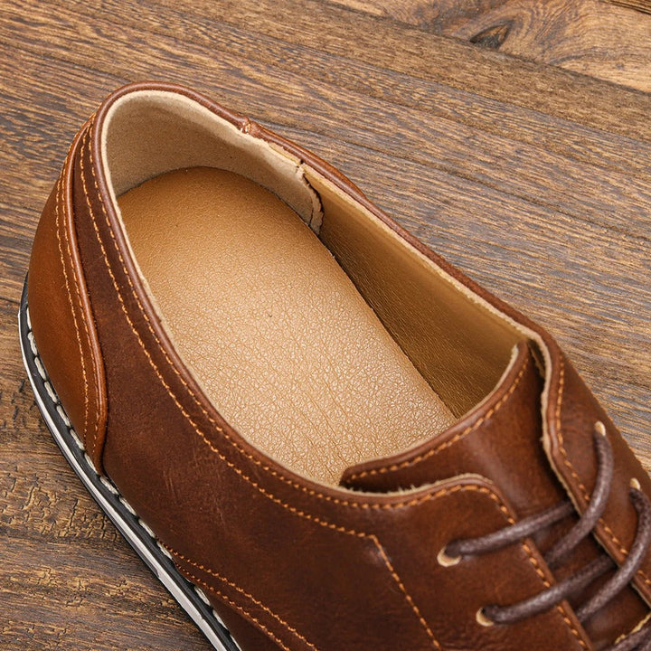 Vielseitige braune Herrenschuhe, perfekt für den modernen Mann im Büro oder zu besonderen Events.