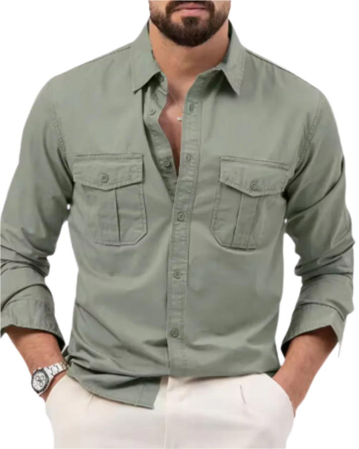 Modernes Herren Cargo-Shirt in neutralem Farbton, perfekt für vielseitige Outdoor-Looks & Alltagskleidung.