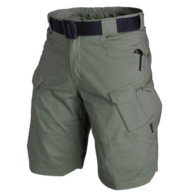 Lässige Herren Cargo-Shorts in Grau, hinten Ansicht. Perfekt sitzende, bequeme Freizeithose für den Sommer.