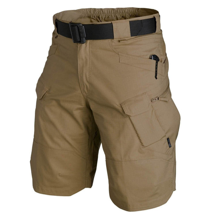 Nahaufnahme des strapazierfähigen Stoffes der Herren Cargo-Shorts, langlebig und atmungsaktiv für den Sommer.