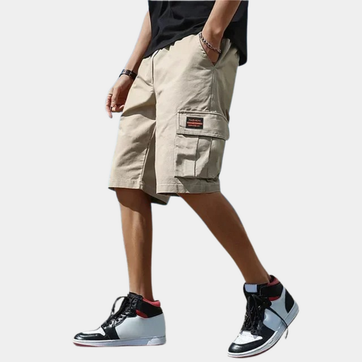 Praktische Herren Cargo Shorts mit vielen Taschen, Regular Fit. Perfekt als Freizeit- & Outdoor-Shorts.