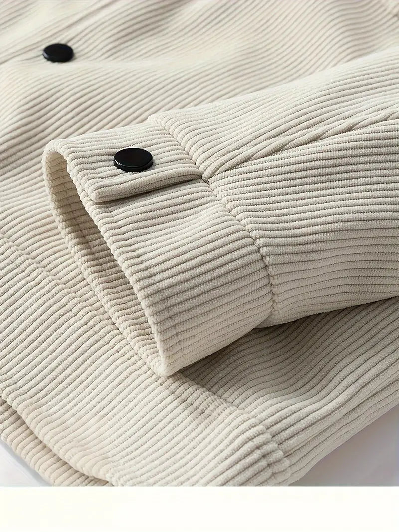 Vielseitige Herren-Übergangsjacke: Strukturierter Schnitt, modern und elegant, passend für diverse Anlässe.