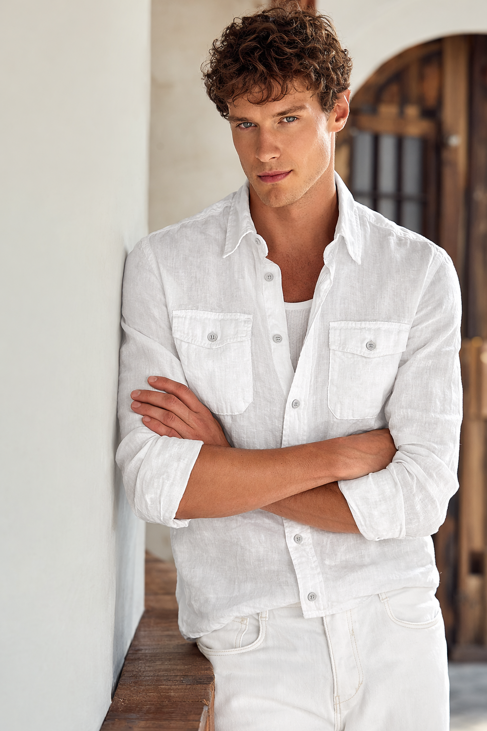 Komfortables Herren Langarmhemd im klassischen Vintage Stil. Gepflegte Alltagskleidung für Herrenmode.
