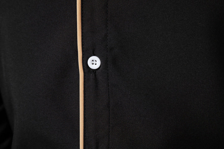 Modernes Freizeithemd für Herren, Langarm, mit Kontrasten, perfekt für elegante Auftritte.
