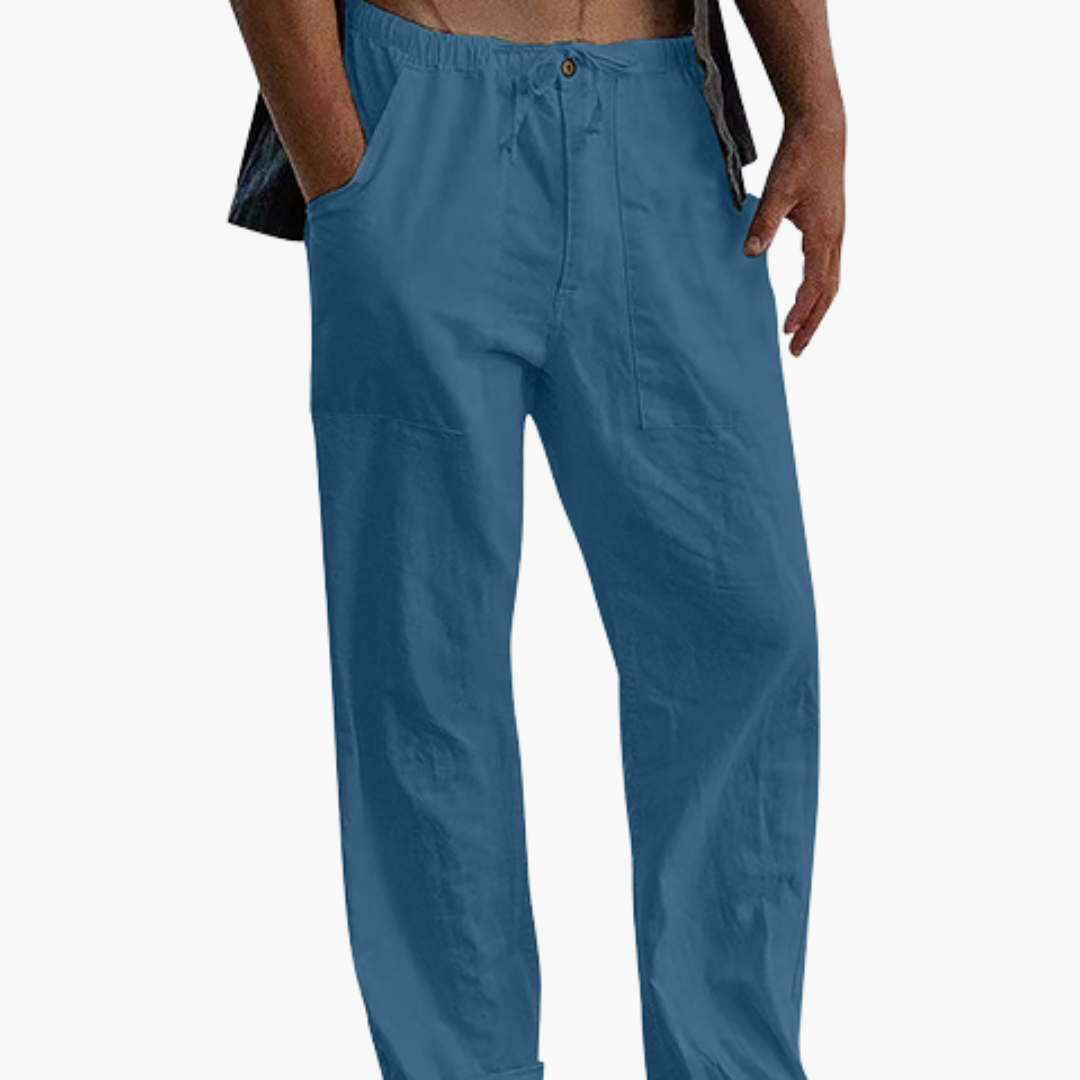 Elastischer Bund und praktische Taschen an der Herren Freizeithose für Komfort & Funktionalität.