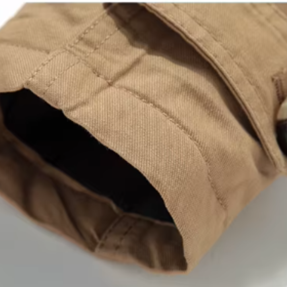 Perfekte Herren Herbstjacke: elegante, gepolsterte Trenchjacke für einen stilvollen Auftritt.