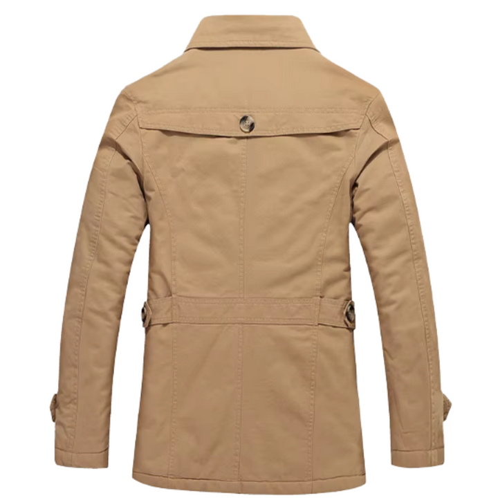 Stilvolle Herren Oberbekleidung: gepolsterte Trenchjacke für einen eleganten und warmen Herbst-Look.