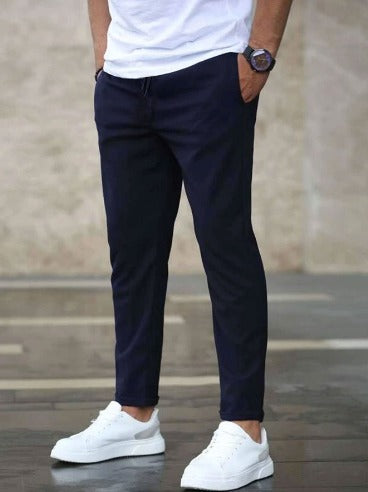 Aktive Herrenhose, bequem & stilvoll, ideal für Freizeit, Business & Alltag. Klassische Eleganz.