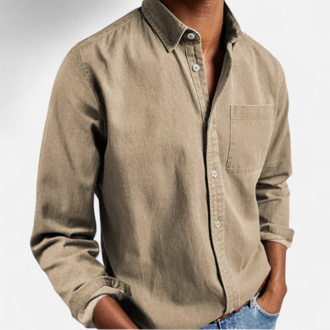 Bequemes Herrenhemd aus Jeansstoff, Langarm, Basic-Stil, perfekt für die Freizeit.