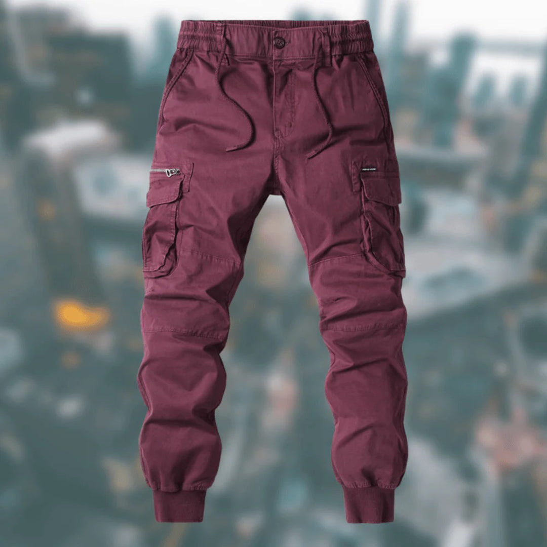 Vielseitige Herren Cargo Jogger Hose, modern für Freizeit, Sport & Streetwear, mit praktischen Taschen-Details.